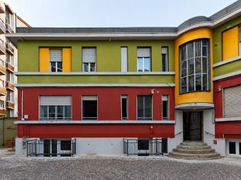 particolare palazzina anni 30